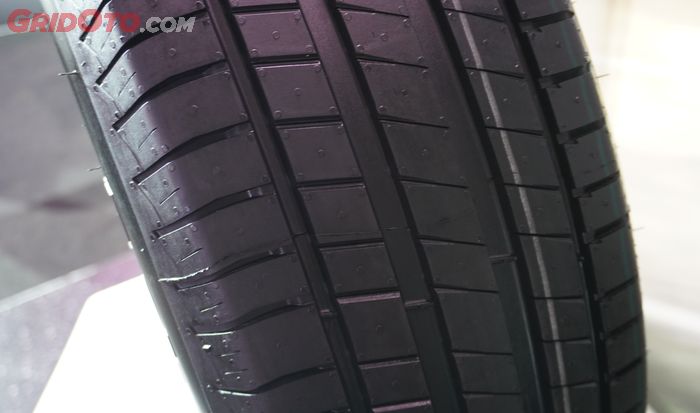 mudik, genangan air, tapak ban, aquaplaning, Kondisi Ini Bisa Picu Mobil Mengalami Aquaplaning Saat Mudik