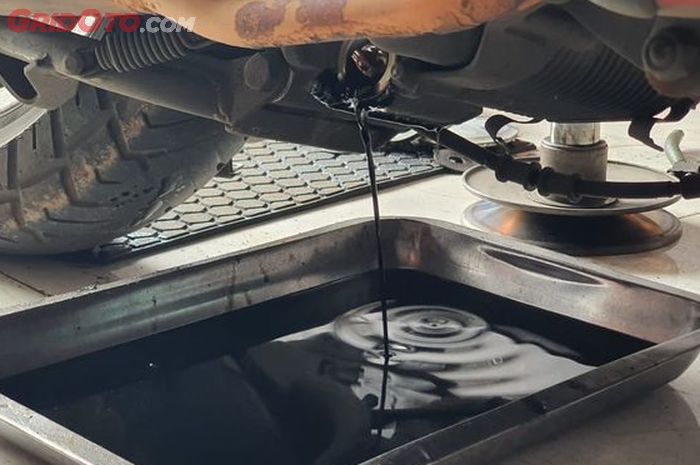 Bulan, oli mesin, shell indonesia, kilometer, ganti oli mesin, Sering Lewat Jalan Macet, Ganti Oli Mesin Sebaiknya Ikuti Bulan atau Kilometer?