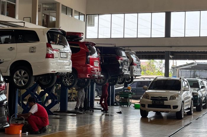 auto2000, komunitas mobil, kopdargab, AvanzaXenia Indonesia Club (AXIC), Toyota Carbon Fighter (TCF), AXIC dan TCF Gelar Kopdargab, Bahas Hybrid sambil Rawat Lingkungan