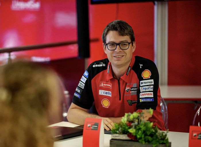 MotoGP, Ducati, gigi dall'igna, motogp jerman, riccardo savin, Gigi Dall'Igna Absen di MotoGP Jerman 2025, Penerusnya Ditunjuk Jadi Pengganti