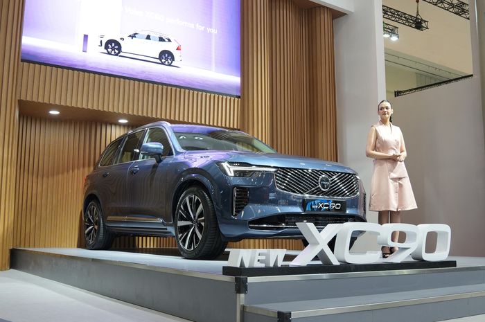 Hadir di GIIAS 2025, Intip Harga Volvo XC60, EX40 Hingga XC90 Hybrid
