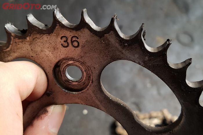 rantai motor, motor bekas, penyebab rantai motor cepat rusak, penyebab rantai motor rusak terus, rantai motor cepat rusak, Pantas Saja Rantai Motor Cepat Rusak, Ternyata Komponen Ini Dibiarkan Rusak