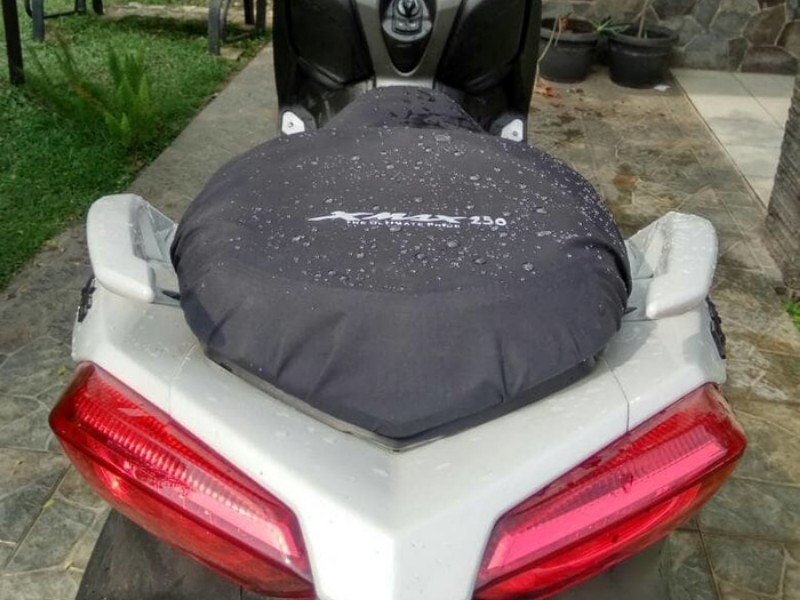 jok motor, motor bekas, cara melindungi jok motor, cara lindungi jok motor, cara bikin awet jok motor, Begini Cara Melindungi Jok Motor Bekas Saat Parkir di Tempat Terbuka