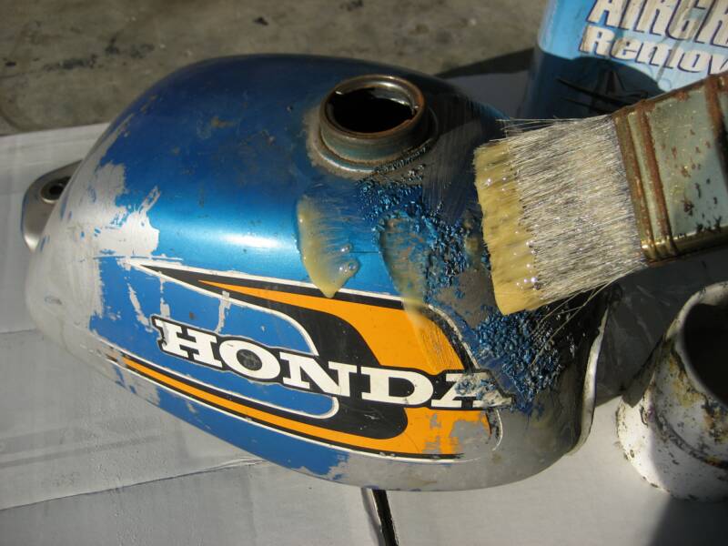 motor bekas, cat bodi, cat bodi motor, cara merontokan cat, cara merontokan cat bodi, cara merontokan cat bodi motor, cara mudah merontokan cat, cara cepat merontokan cat, cara gampang merontokan cat, Cara Cepat Merontokkan Cat Lama Di Bodi Motor Bekas, Mudah Sekali