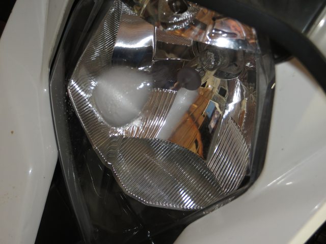 lampu motor, motor bekas, mika lampu, mika lampu motor, penyebab mika lampu motor meleleh, penyebab mika lampu meleleh, kenapa mika lampu meleleh, kenapa mika lampu motor meleleh, Hati-hati, Kesalahan Sepele Ini Bisa Bikin Mika Lampu Motor Meleleh