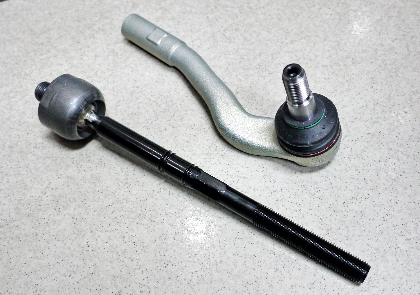 mobil bekas, tie rod, ciri tie rod rusak, tie rod mobil, ciri tie rod bengkok, ciri tie rod mobil bengkok, tanda tie rod bengkok, Harus Tahu, Beginilah Ciri-ciri Tie Rod di Mobil Bekas Bengkok