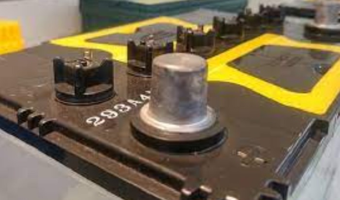 mobil bekas, aki mobil, penyebab aki tekor, kenapa aki tekor, Hati-hati, Ini Efek Samping Baut Terminal Aki Di Mobil Bekas Kendur