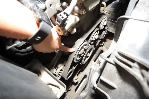 mobil bekas, fan belt, fan belt mobil, ciri fan belt mobil harus ganti, cara mencegah fan belt putus, Tips Mencegah Fan Belt Mobil Bekas Putus di Jalan, Simak Caranya