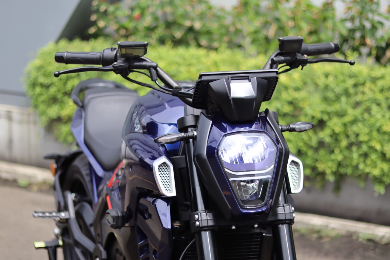 motor bekas, mika lampu, mika headlamp, mika headlamp menguning dan buram, mika lampu utama, mika lampu utama menguning, penyebab mika lampu utama menguning, penyebab mika headlamp menguning, Dua Penyebab Mika Lampu Utama Di Motor Bekas Kusam Dan Menguning