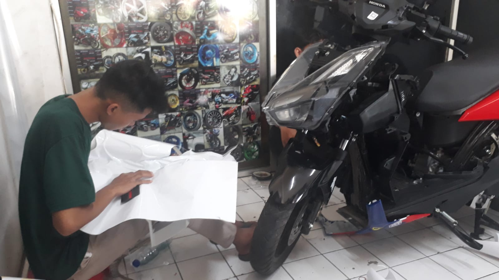 Mau Wrapping Bodi Atau Repaint Motor Bekas Kesayangan? Ke Sini Saja