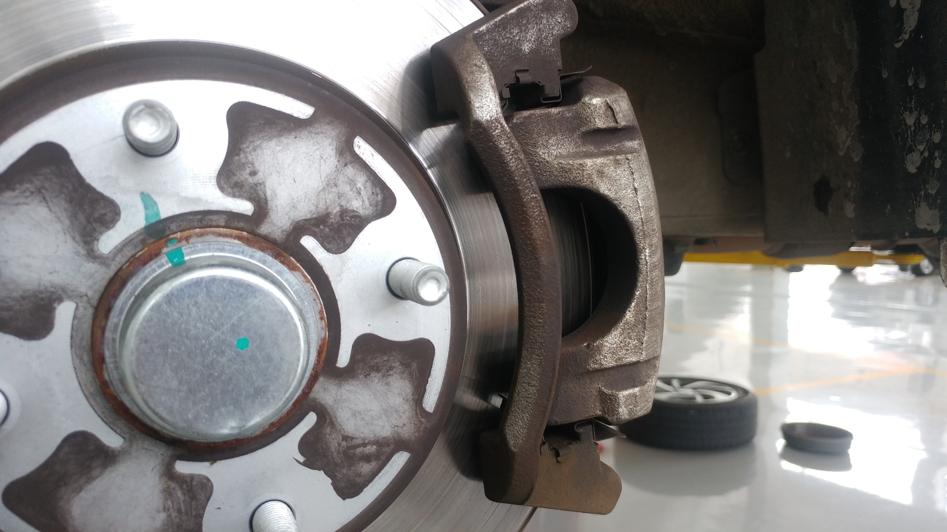 Efek Residu Kampas Rem Mobil Kalau Dibiarkan Lama Enggak Dibersihkan