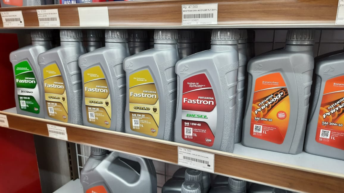 mobil, mineral, mesin, oli mobil, sintetis, Pilih Oli Mesin Mobil Sintetis atau Mineral? Ini Plus Minus Keduanya