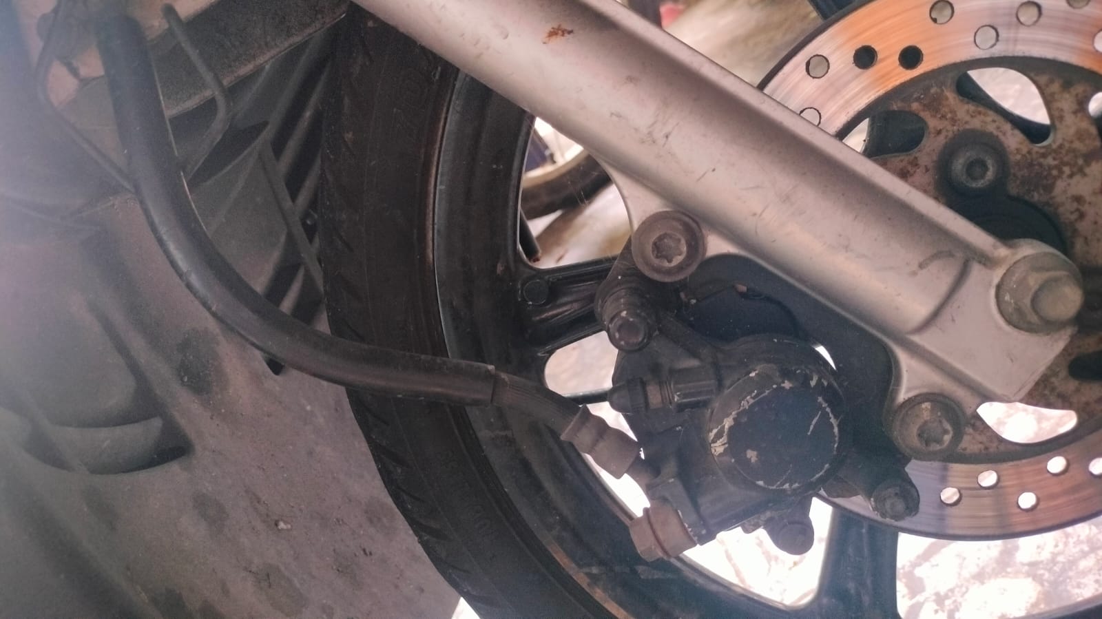 Ini Sebabnya Slang Rem di Motor Wajib Diganti Setelah Berumur Lima Tahun