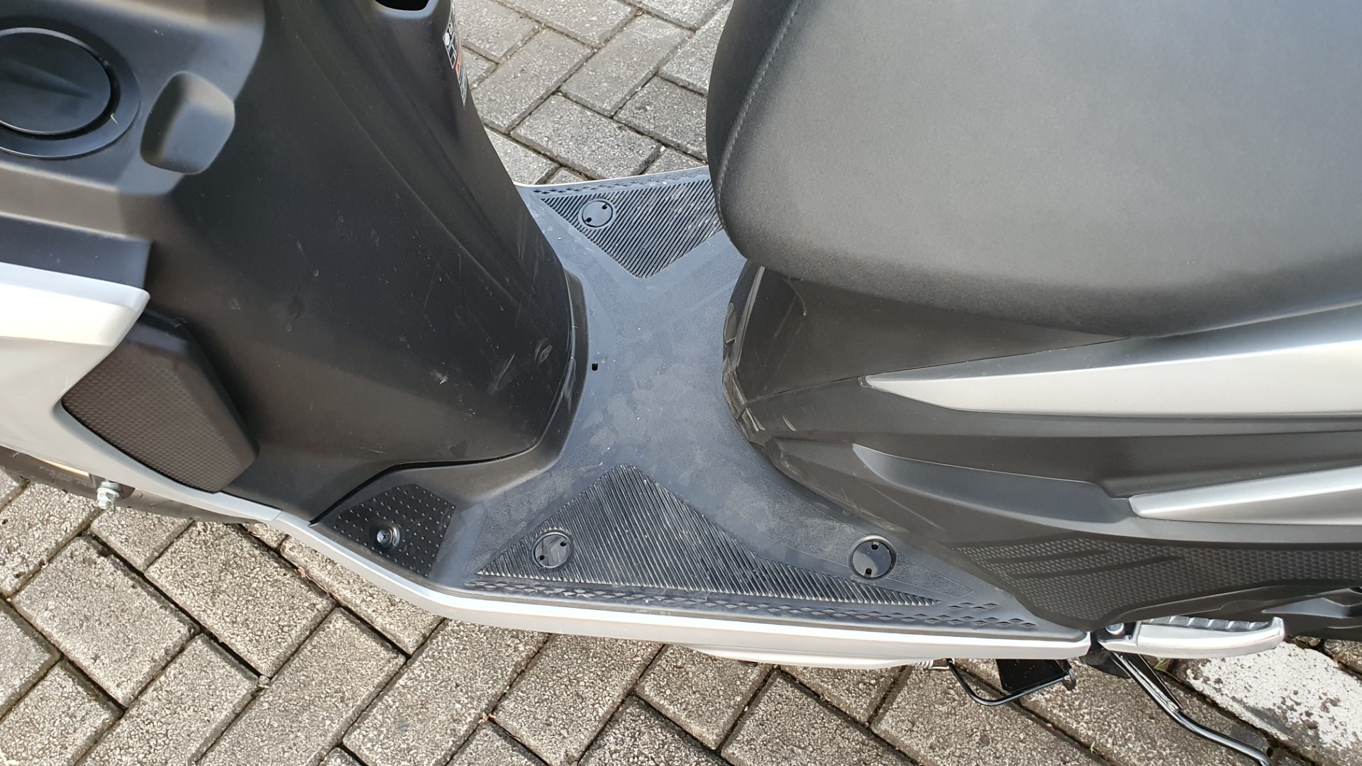 Cara Mencegah Tikus Menggigit Kabel Motor Bekas Menggunakan Pengharum Ruangan