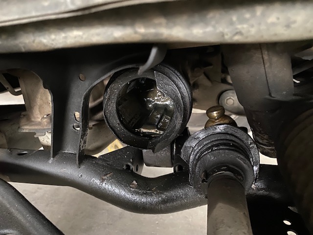 Mobil Baru Bisa Kena, Segini Biaya Ganti As Roda di Bengkel Umum