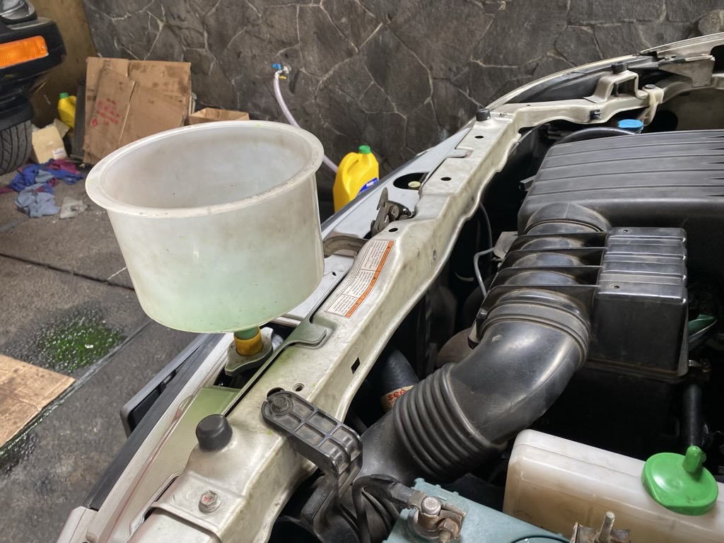 Ini Tandanya Bila Air Radiator di Mobil Bekas Bocor Ke Ruang Bakar