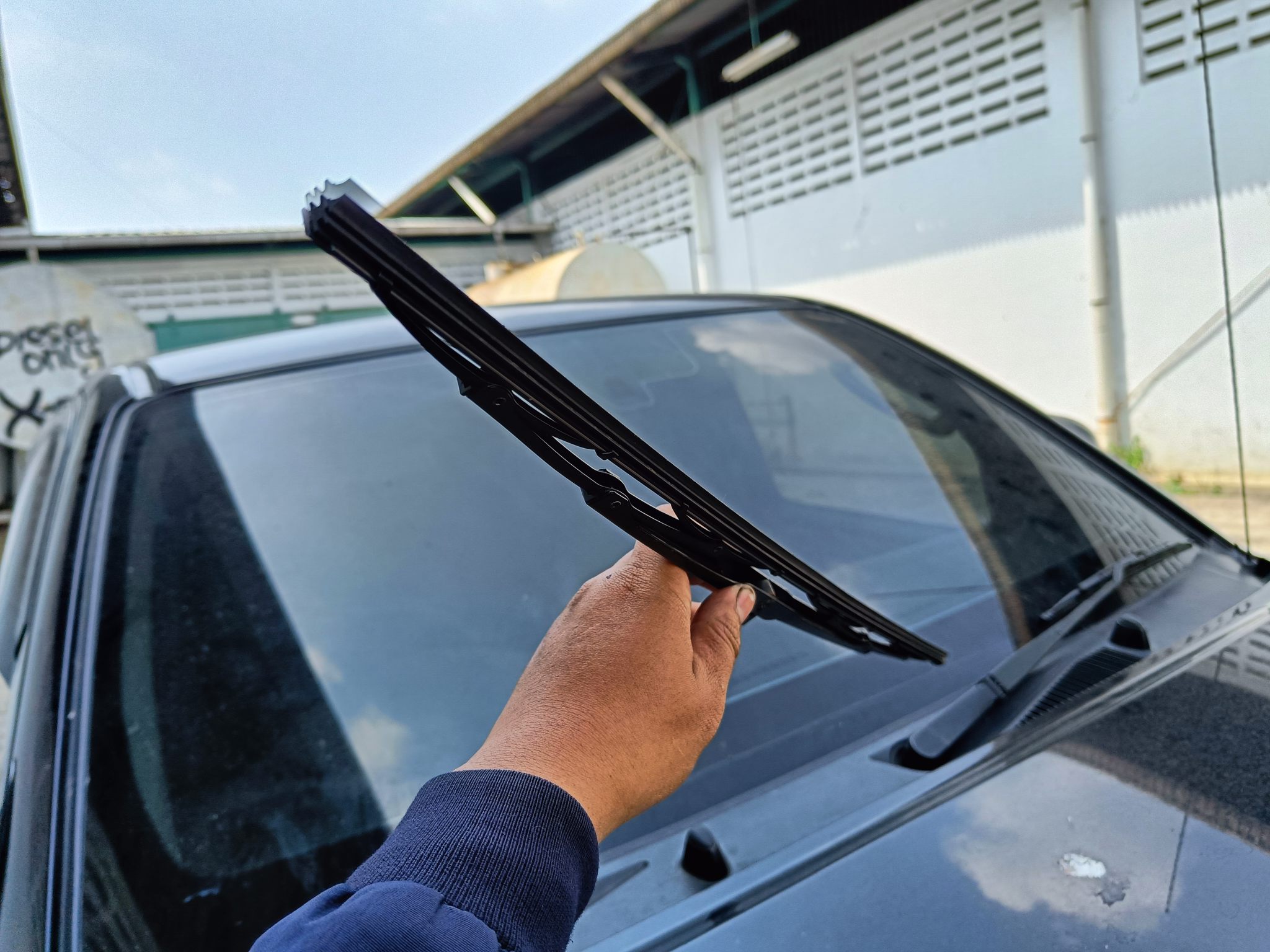 hujan, kaca, tanda, karet, wiper, Jarang Dipakai, Nih Tanda kalau Wiper Mobil Sudah Minta Jajan