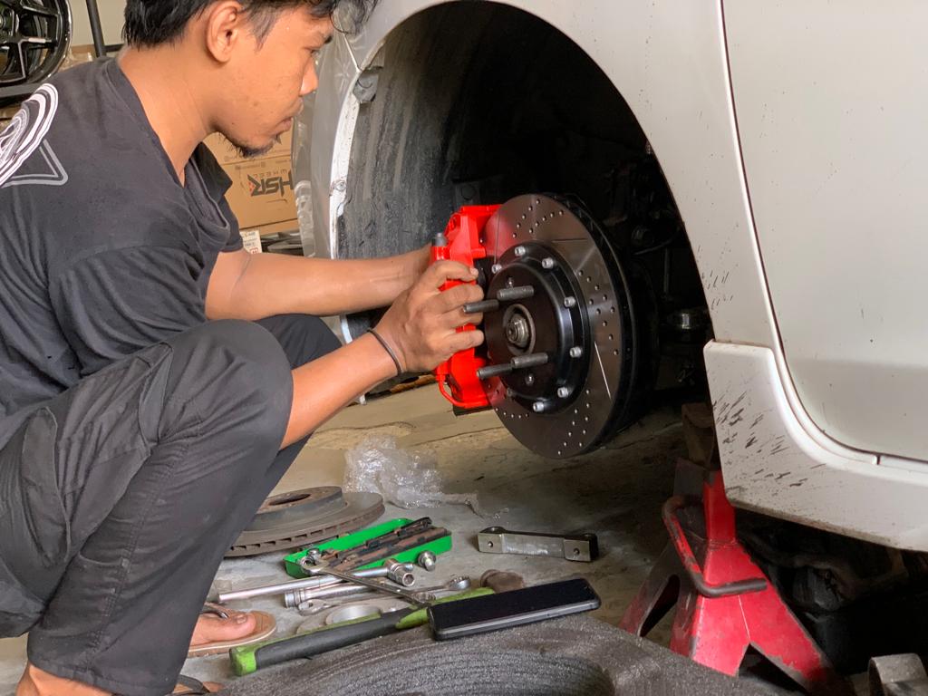 mobil, Servis, rem blong, rem mobil, pengereman, pakem, Bahaya Mengabaikan Rem Mobil yang Mulai Tidak Pakem, Lakukan Ini!