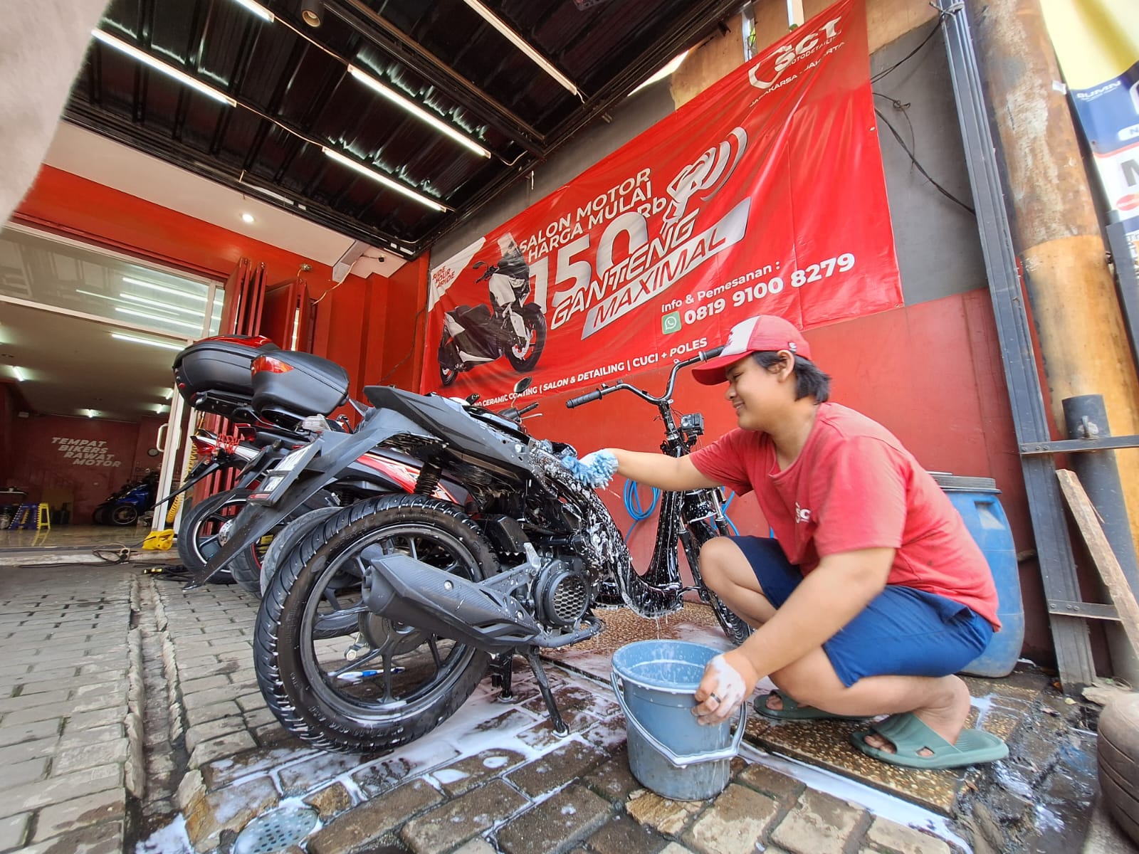 honda, mogok, cuci steam, Kepala Mekanik Mewanti Jangan Semprot Bawah Jok Motor Saat Cuci Steam