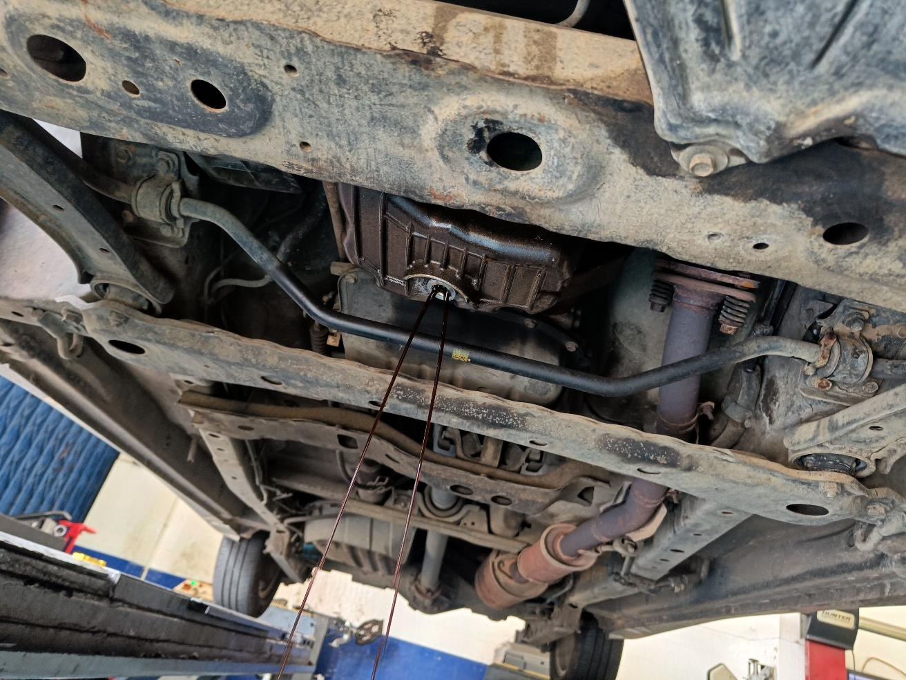 Oli Mesin Berubah Jadi Warna Hitam Setelah Dipakai, Ini Jawabannya