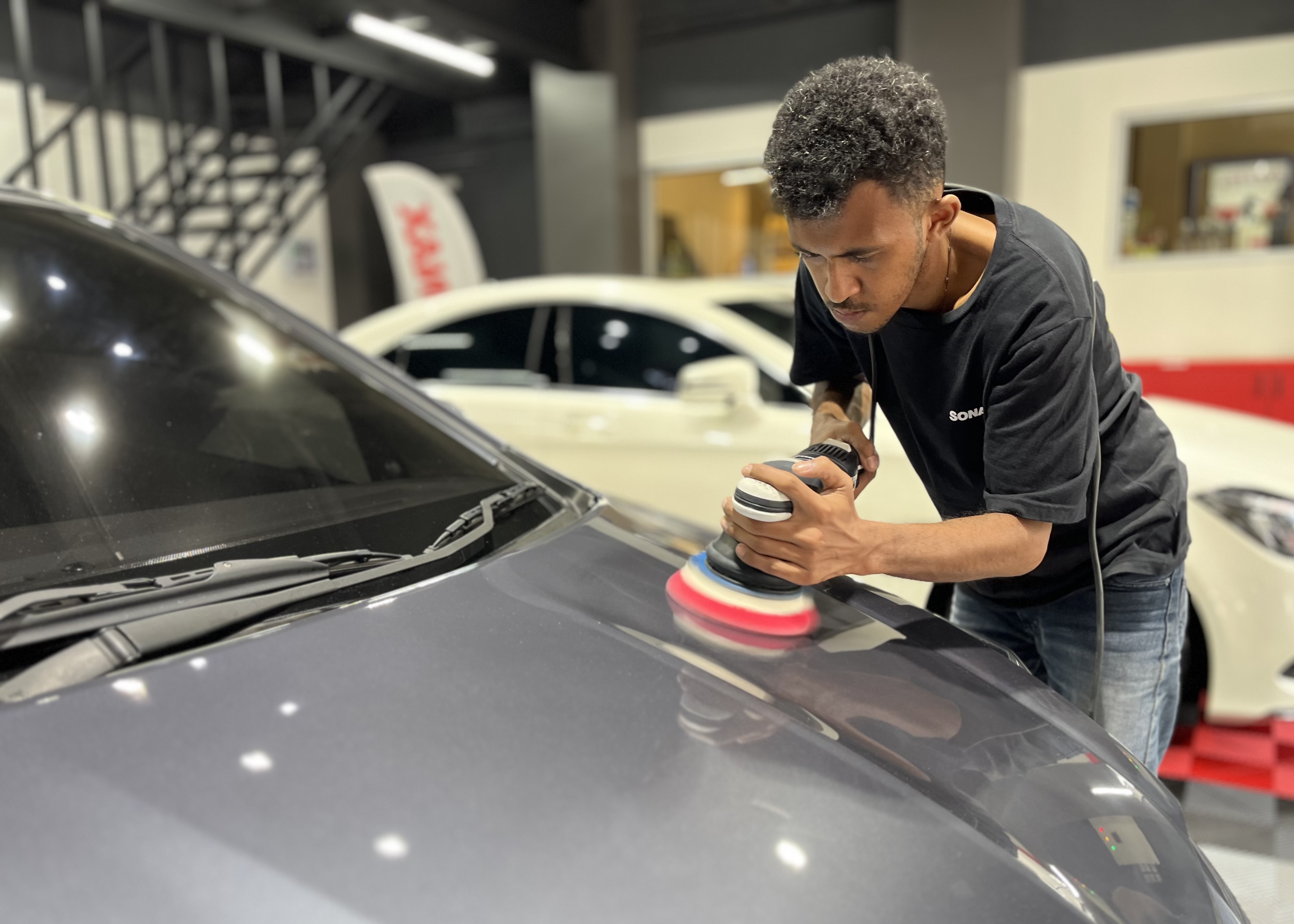 mobil, bodi mobil, bodi, poles bodi, poles, Kapan Waktu Ideal Melakukan Poles Cat Mobil? Ini Rekomendasinya