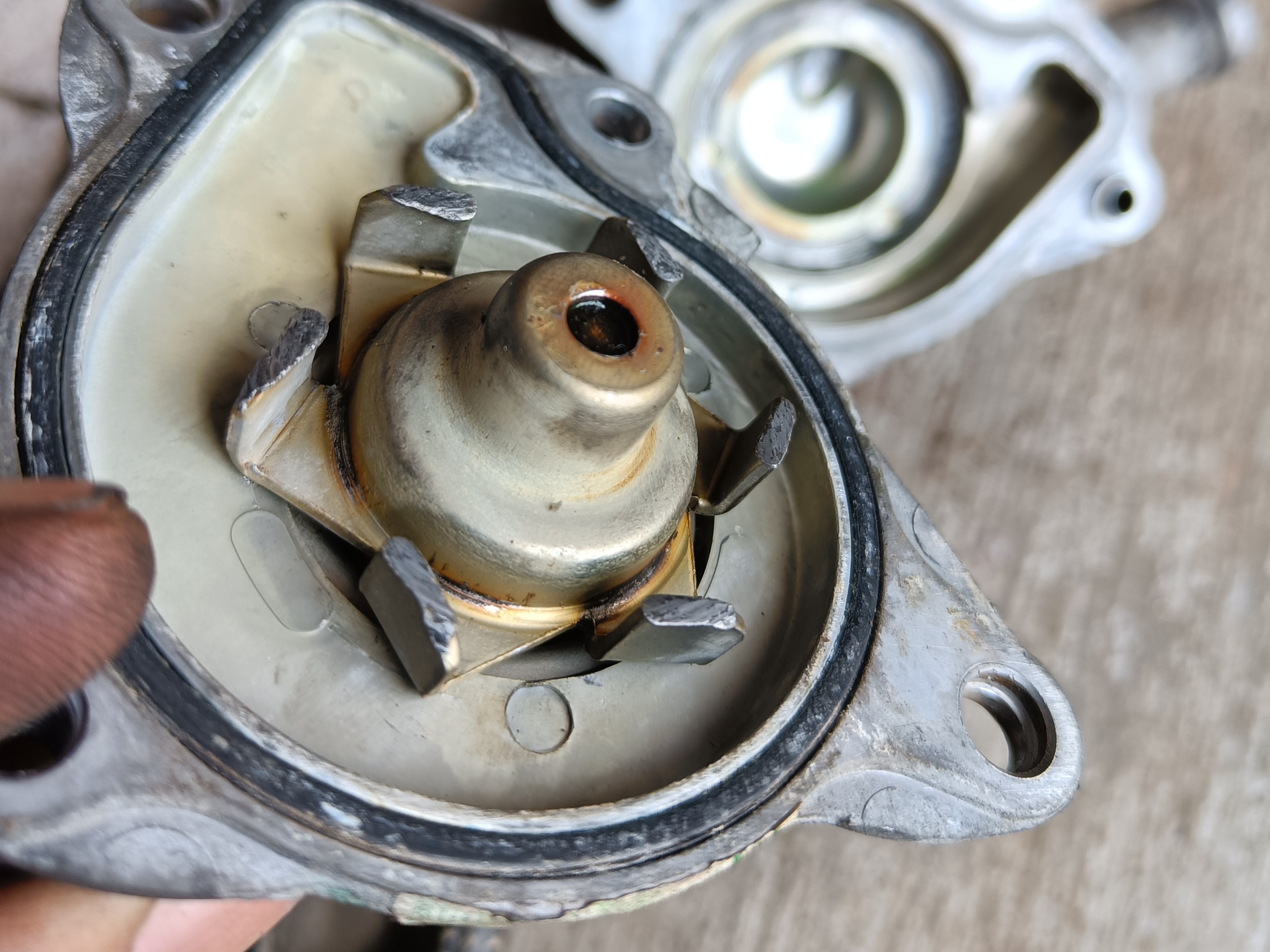 oli mesin, motor matic, honda vario 125, motor matic honda vario 125, penyebab oli mesin putih susu, penyebab oli mesin motor matic putih susu, Di Sinilah Sumber Penyebab Oli Mesin Motor Matic Honda Vario 125 Jadi Putih Susu