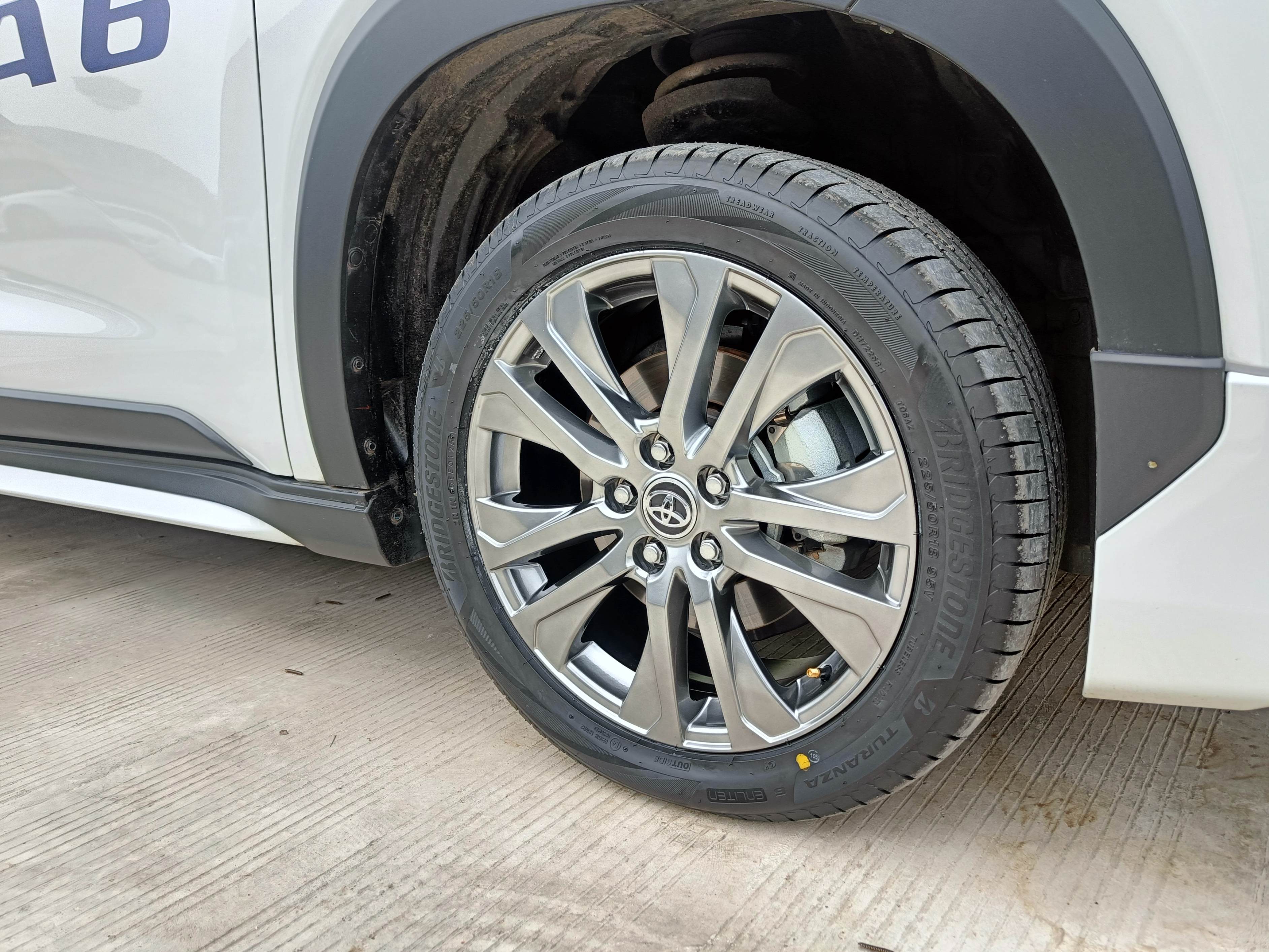 Baru Tahu, Ini Batas Upgrade Ukuran Ban Mobil Tanpa Ganti Pelek