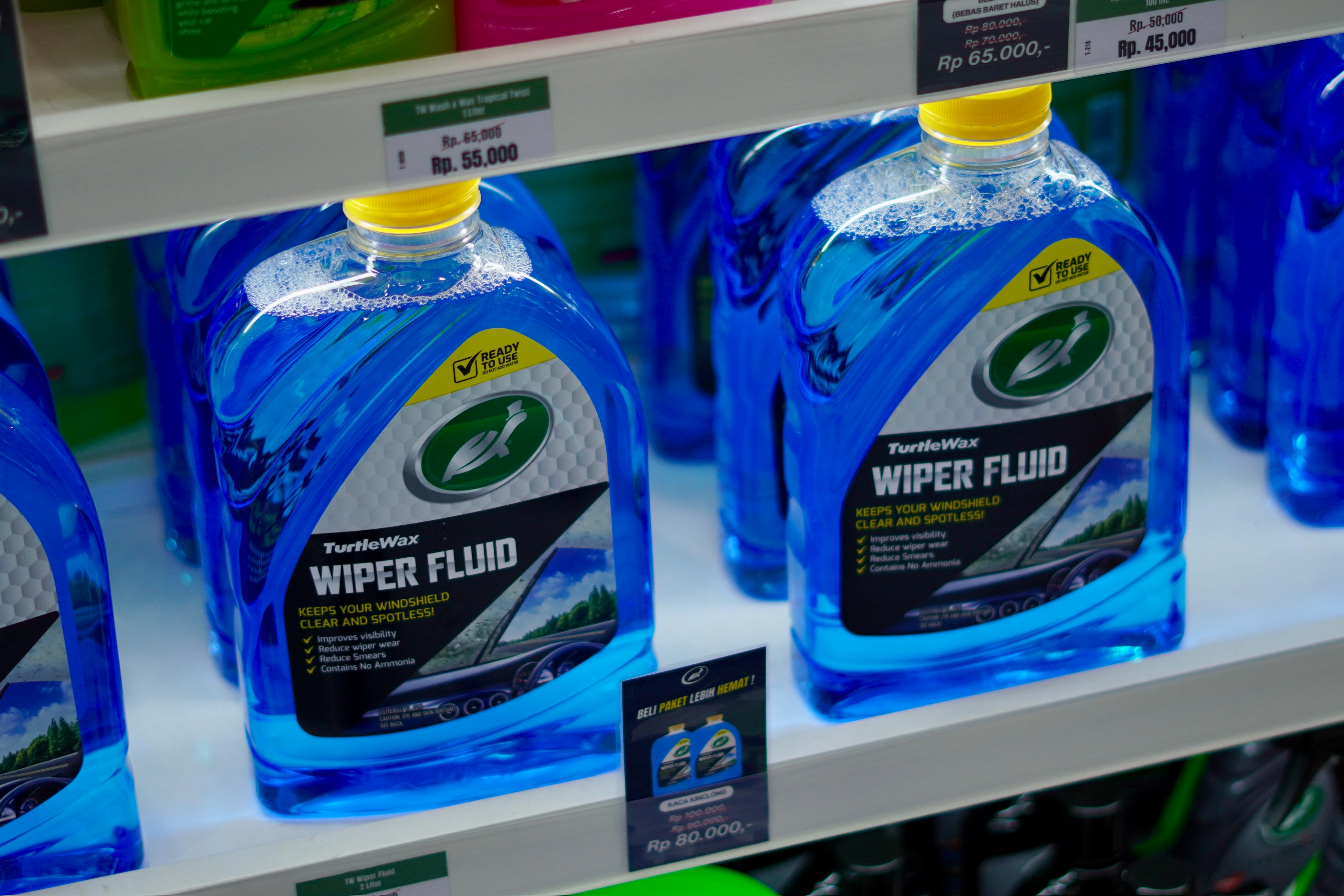 mobil, wiper, wiper mobil, air wiper, Air Wiper Mobil Habis, Aman Nggak Kalau Diisi Air Keran? Simak Ini