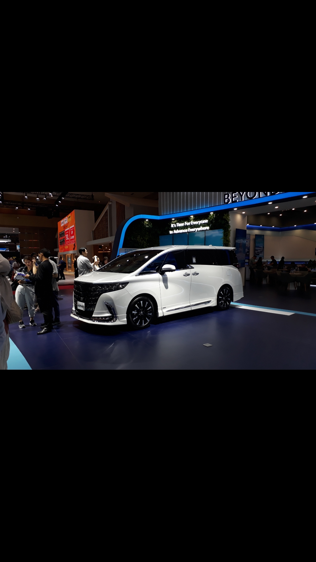 mobil baru, alphard, vellfire, data gaikindo, Denza D9, Pertama Kali Penjualan Denza D9 Kalah Dibanding Alphard dan Vellfire di September, Ini Datanya