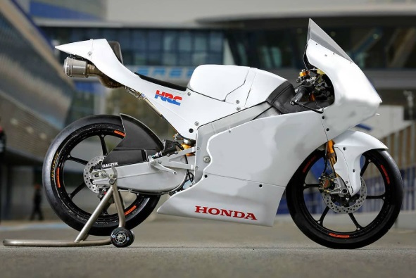 european talent cup, Honda NSF250RW, Veda Ega Pratama, juniorgp, FIM JuniorGP, M Kiandra Ramadhipa, Mengenal Honda NSF250RW Tunggangan Pembalap AHM di JuniorGP dan ETC, Kecil Cabe Rawit