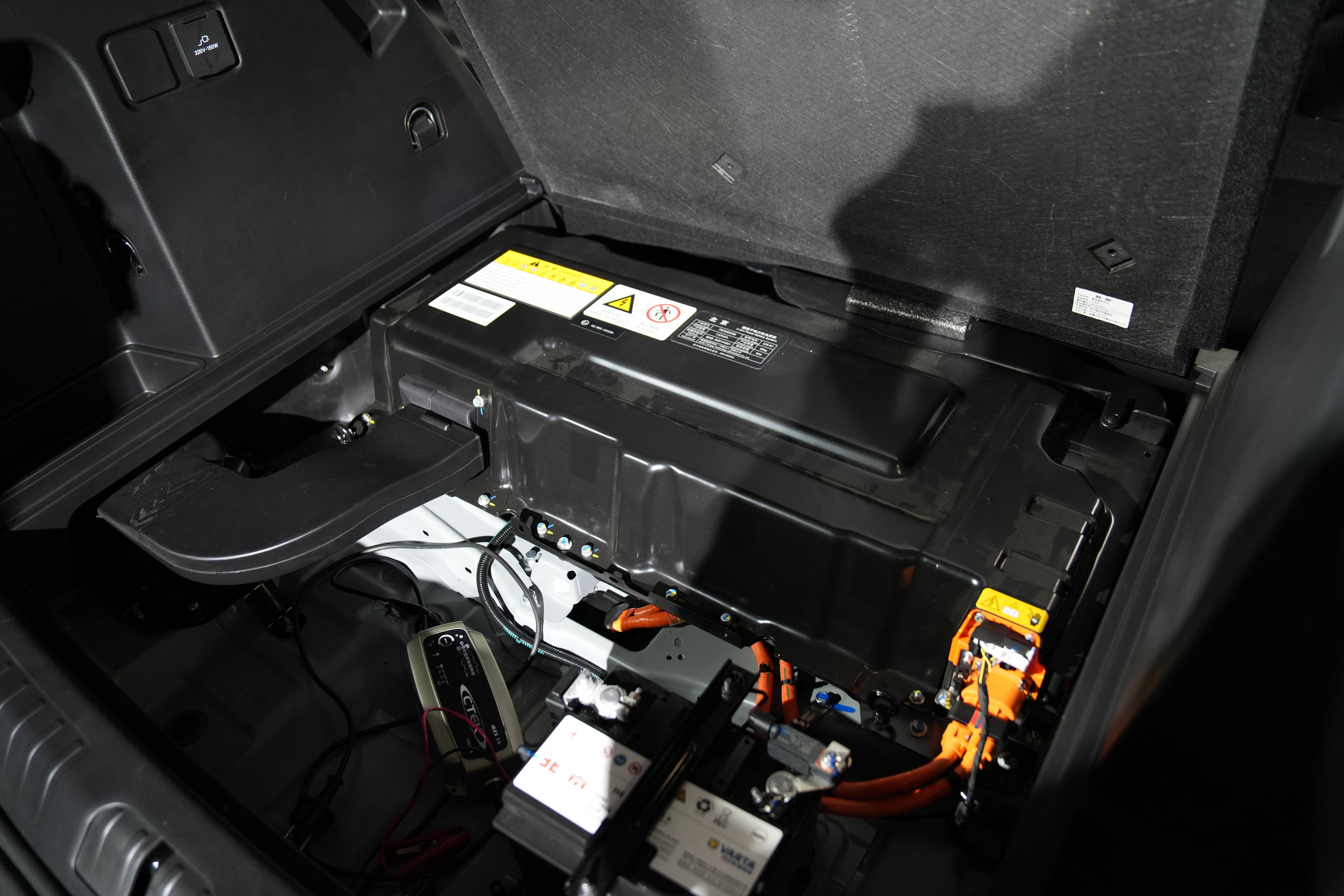 baterai, mobil, mobil listrik, charge baterai, Mobil EV, EV (Electric Vehicle), Tips Agar Baterai Mobil Listrik Tahan Lama, Lakukan Hal Simpel Ini