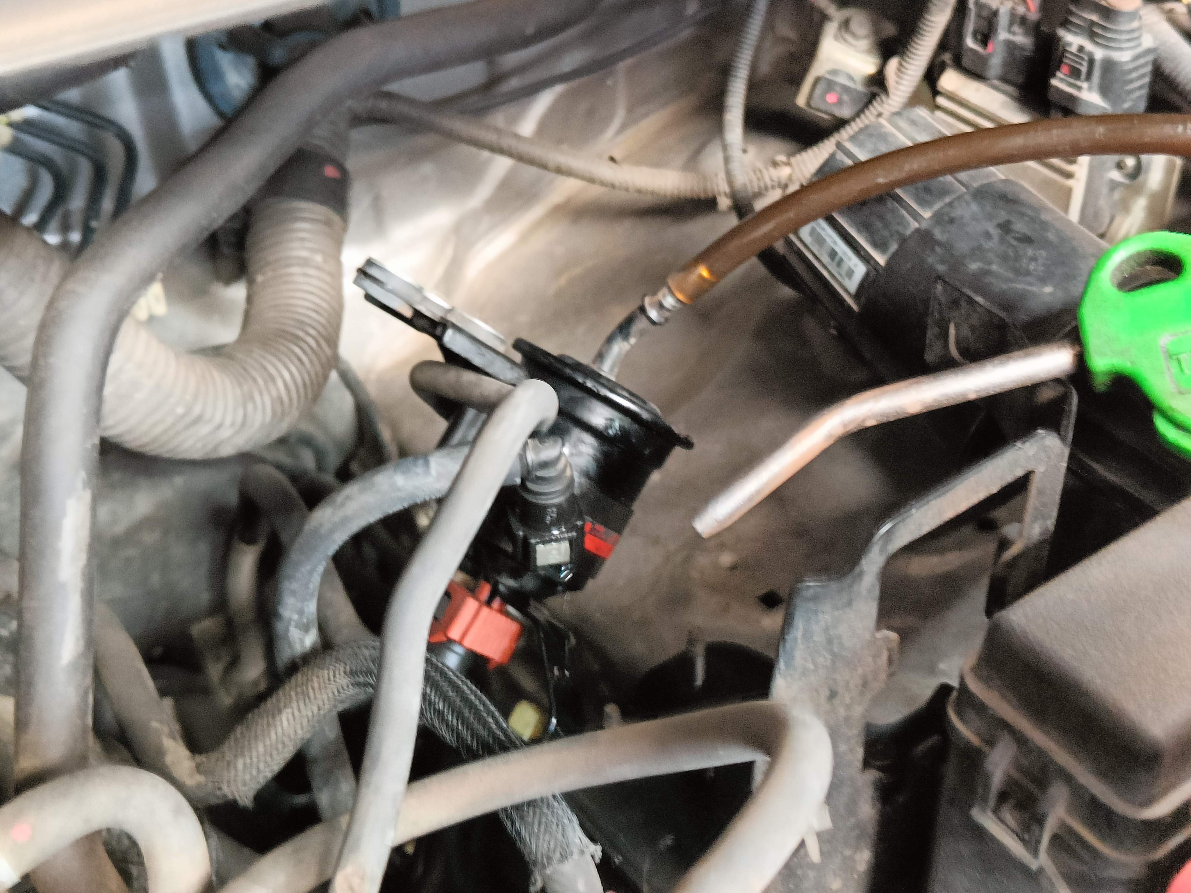 Belum Bisa Ganti Baru, Ini Cara Bersihkan Filter Bensin yang Benar