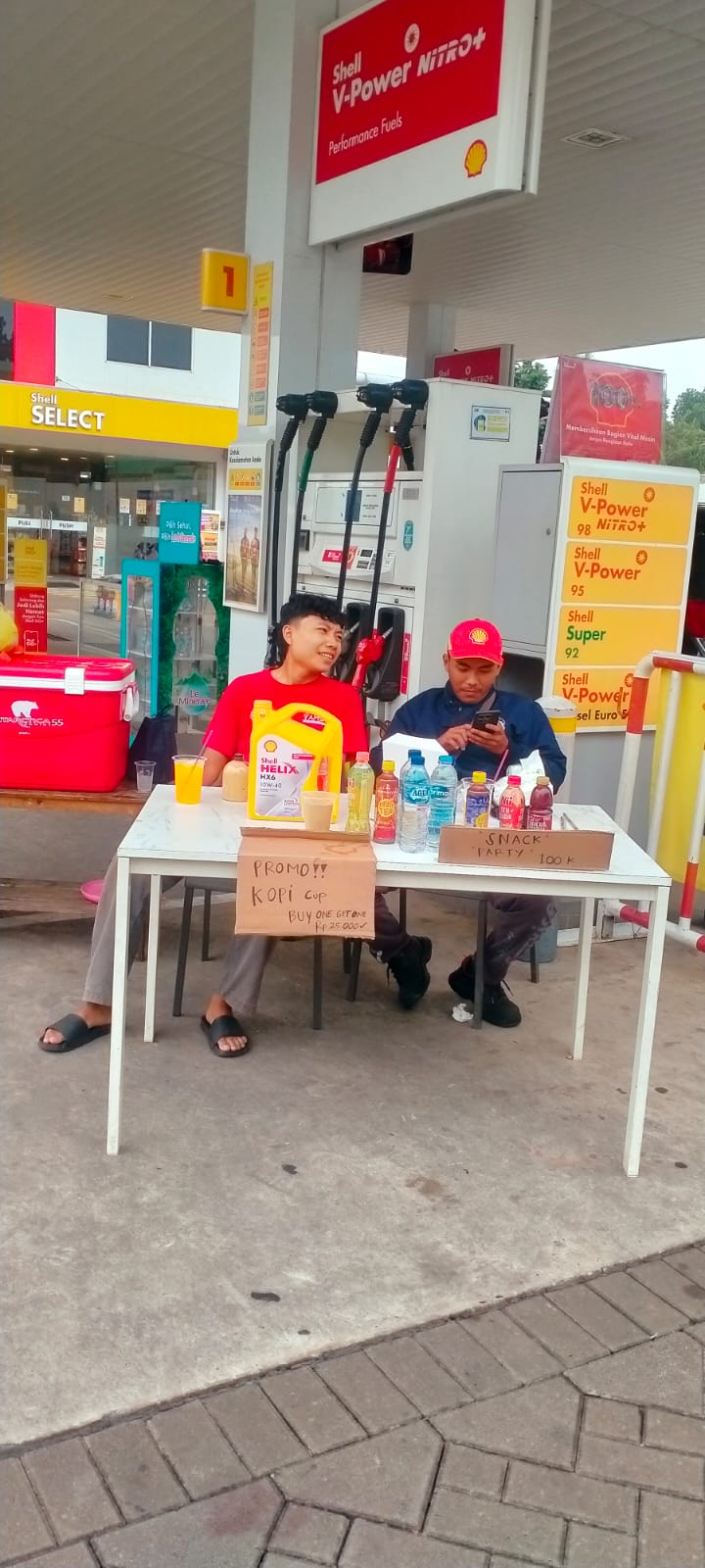 kopi, minuman, shell, jualan makanan, SPBU Shell, bensin shell, jualan kopi, bensin swasta, Bensin Kosong, Karyawan SPBU Shell Jualan Makanan dan Minuman