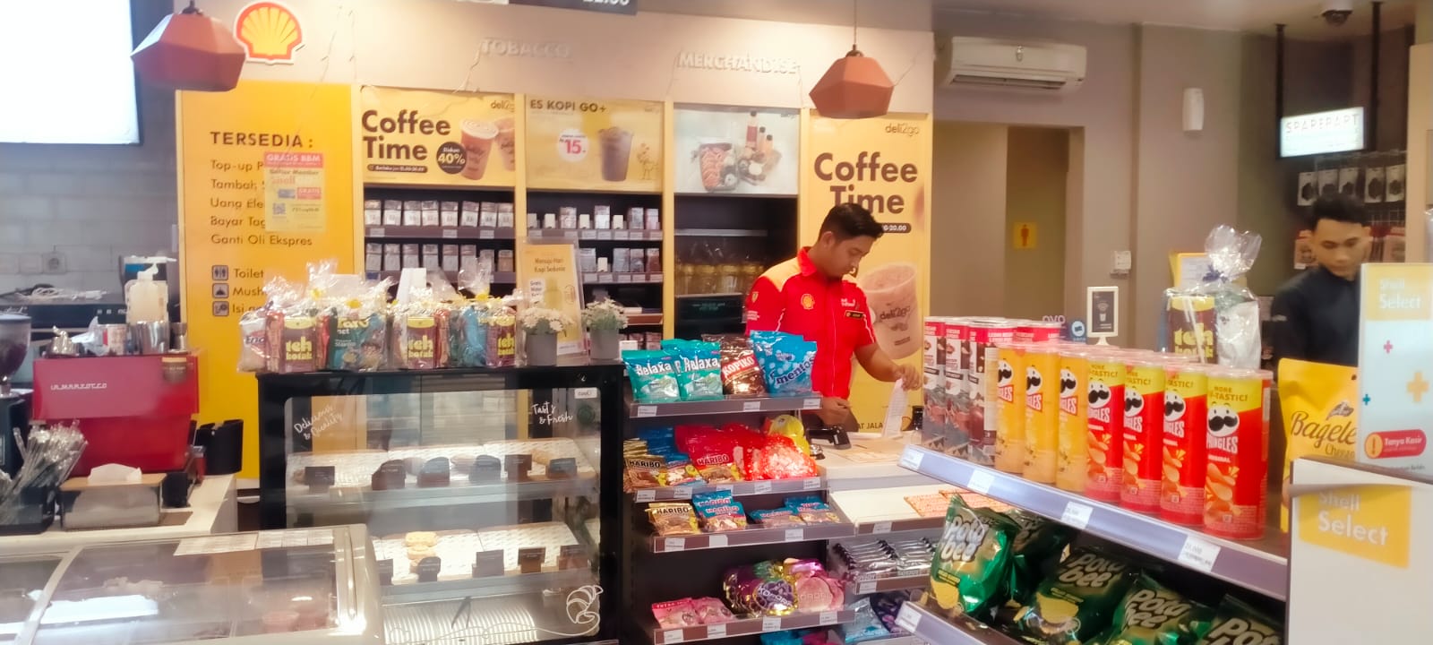 kopi, minuman, shell, jualan makanan, SPBU Shell, bensin shell, jualan kopi, bensin swasta, Bensin Kosong, Karyawan SPBU Shell Jualan Makanan dan Minuman
