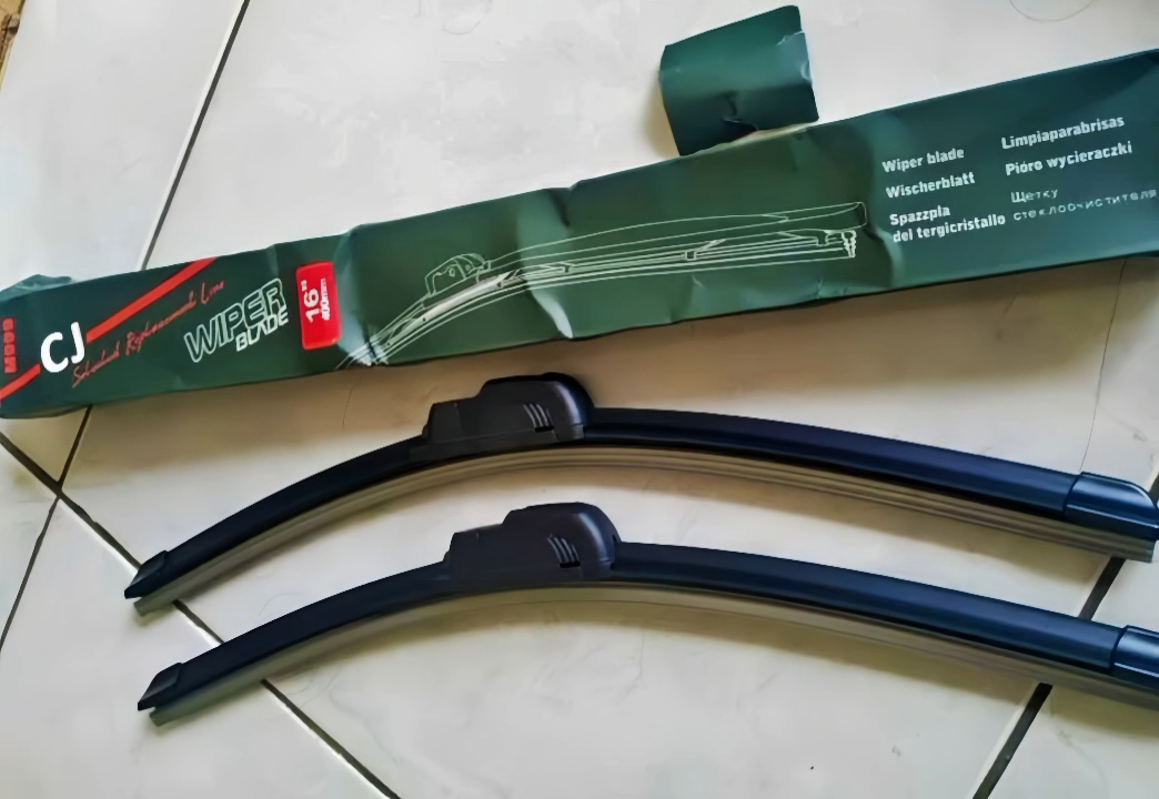 Jarang Dipakai, Nih Tanda kalau Wiper Mobil Sudah Minta Jajan