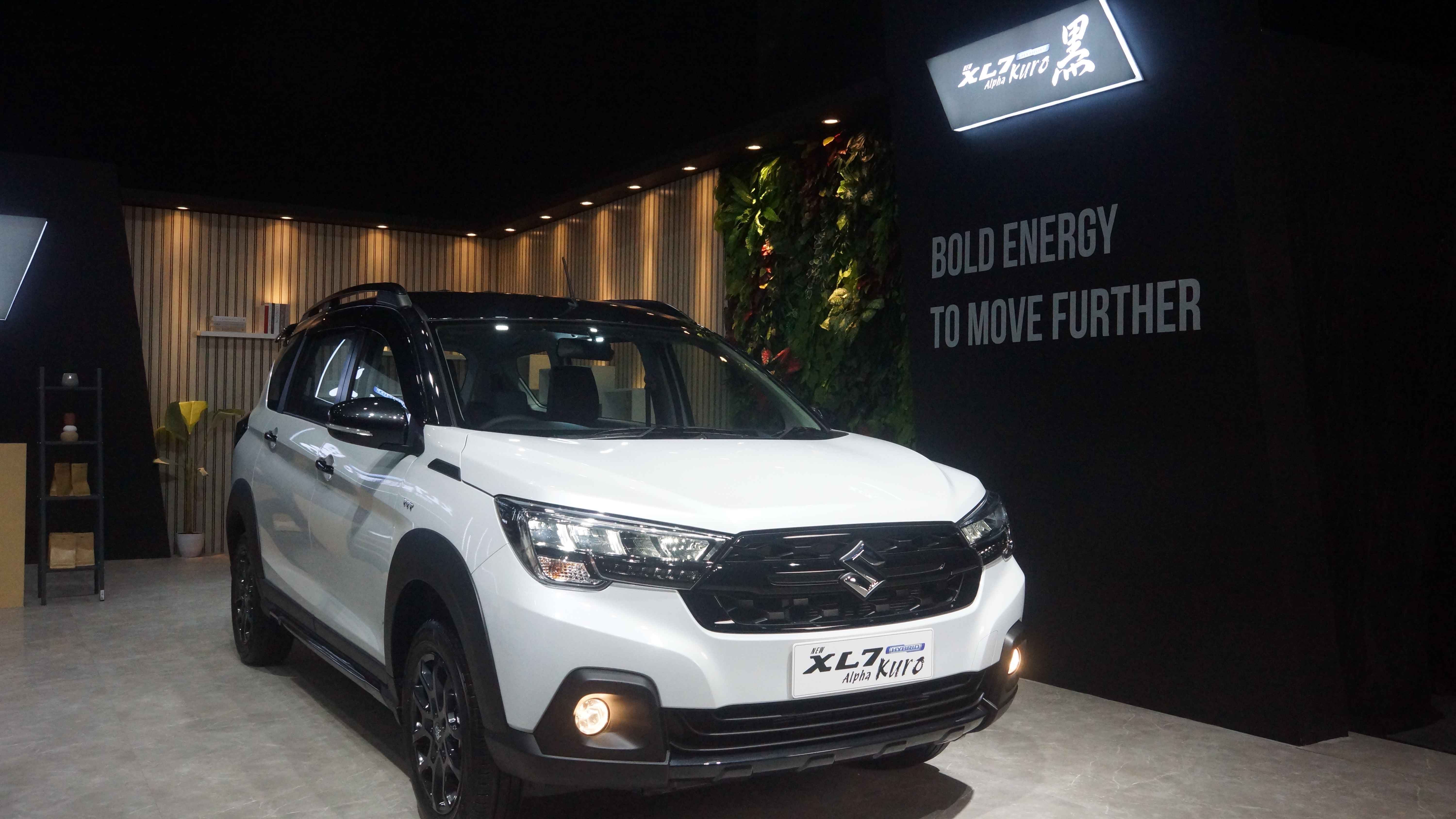 Suzuki XL7 Hybrid Versi Alpha Kuro Resmi Meluncur, Ini Tampilannya!