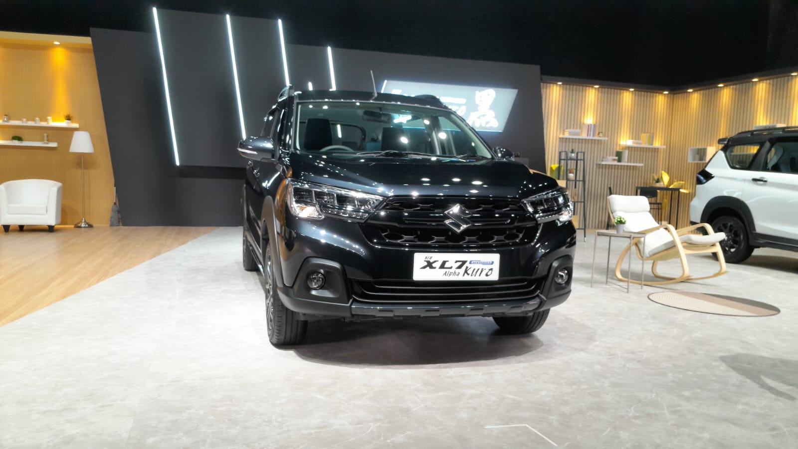 Suzuki Gak Mau Santai, XL7 Alpha Kuro Dikejar Target Laku 300 Unit Sebulan