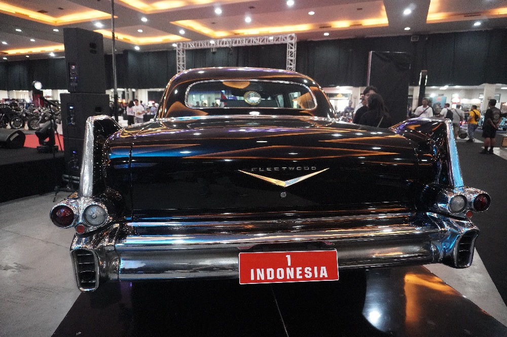 cadillac, Cadillac Fleetwood 75 Limousine, mobil dinas presiden soekarno, Indonesian Custom Show (ICS), Cadillac Series 62, modil dinas wapres era Soekarno, Panjang Hampir 6 Meter, Dua Mobil Dinas Era Presiden Soekarno Mejeng di ICS 2025