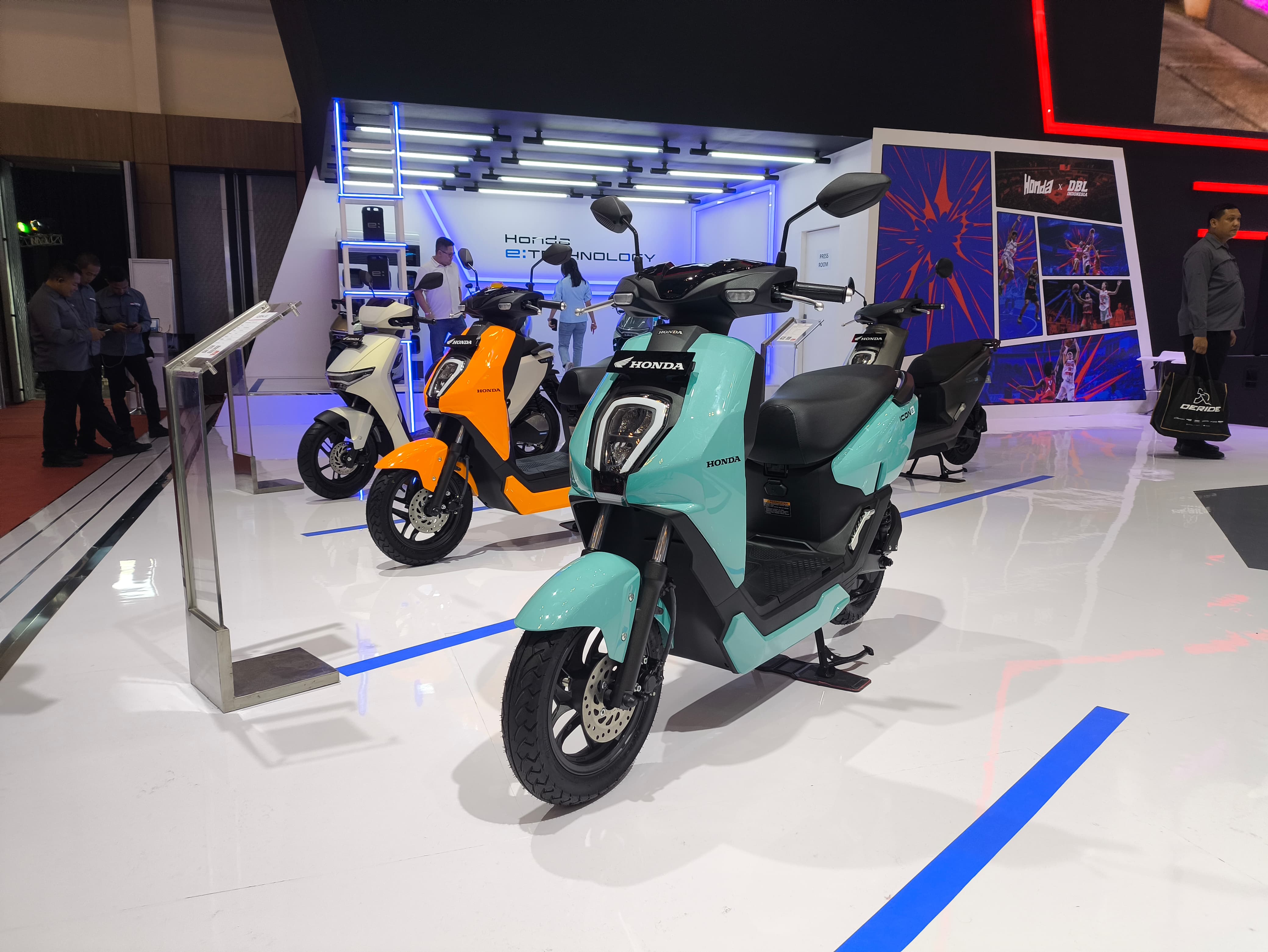 honda, astra honda motor, motor baru, IMOS, IMOS 2025, AHM Bawa Line Up Motor Lengkap di IMOS 2025, New ADV 160 Tampil Perdana