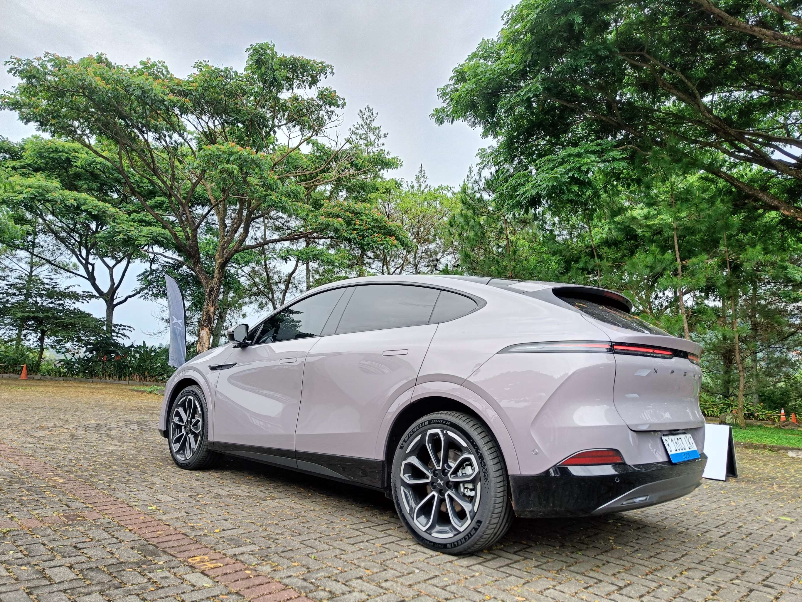 Ini Perbedaan XPeng G6 Biasa sama G6 Pro yang Perlu Diketahui