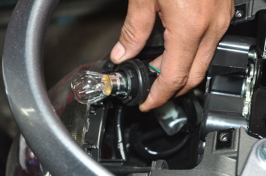 bohlam, lampu halogen, bohlam lampu, motor bekas, bohlam lampu motor, Ini Sebabnya Kaca Bohlam Lampu Motor Bekas Jangan Kepegang Tangan