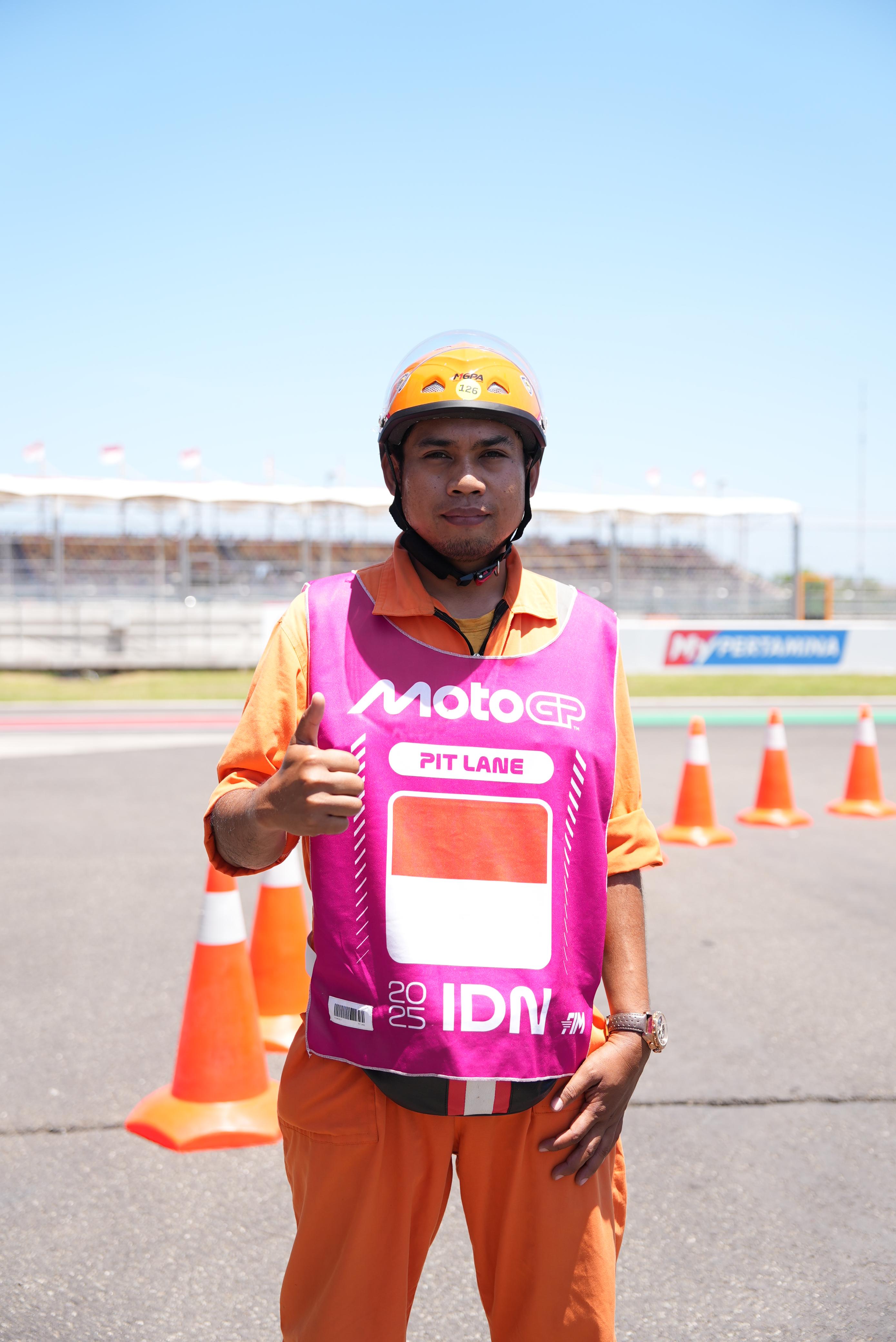motogp mandalika, Pertamina Grand Prix of Indonesia, MotoGP Indonesia 2025, Pertamina Grand Prix of Indonesia 2025, Dampak Positif Terasa, MotoGP Indonesia 2025 Buka Peluang Kerja Buat Muda Mudi Lombok