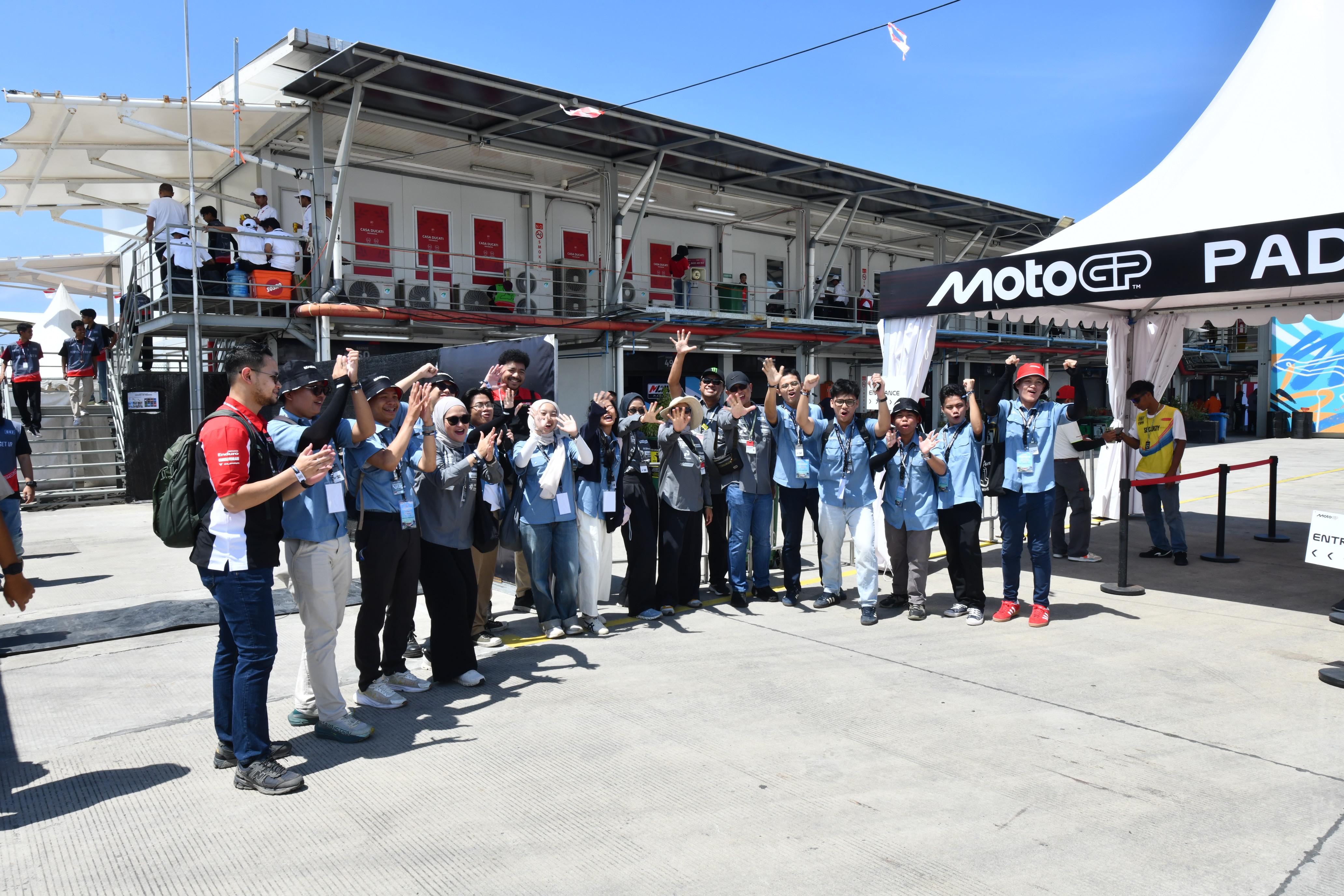Tak Cuma Nonton TV, Mahasiswa Berprestasi PGTC Berkesempatan Hadir Langsung di MotoGP Mandalika