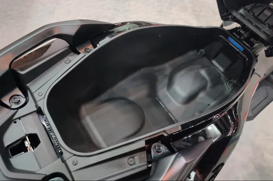 honda, mogok, cuci steam, Kepala Mekanik Mewanti Jangan Semprot Bawah Jok Motor Saat Cuci Steam