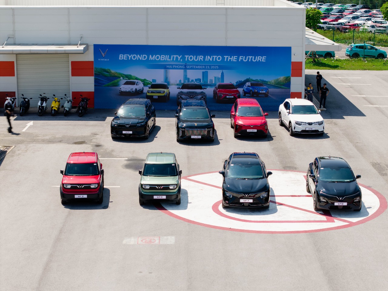 mobil listrik, mobil hybrid, vinfast, VinFast Indonesia, Fokus ke Mobil Listrik, VinFast Tegaskan Mobil Hybrid Hanya Teknologi Transisi