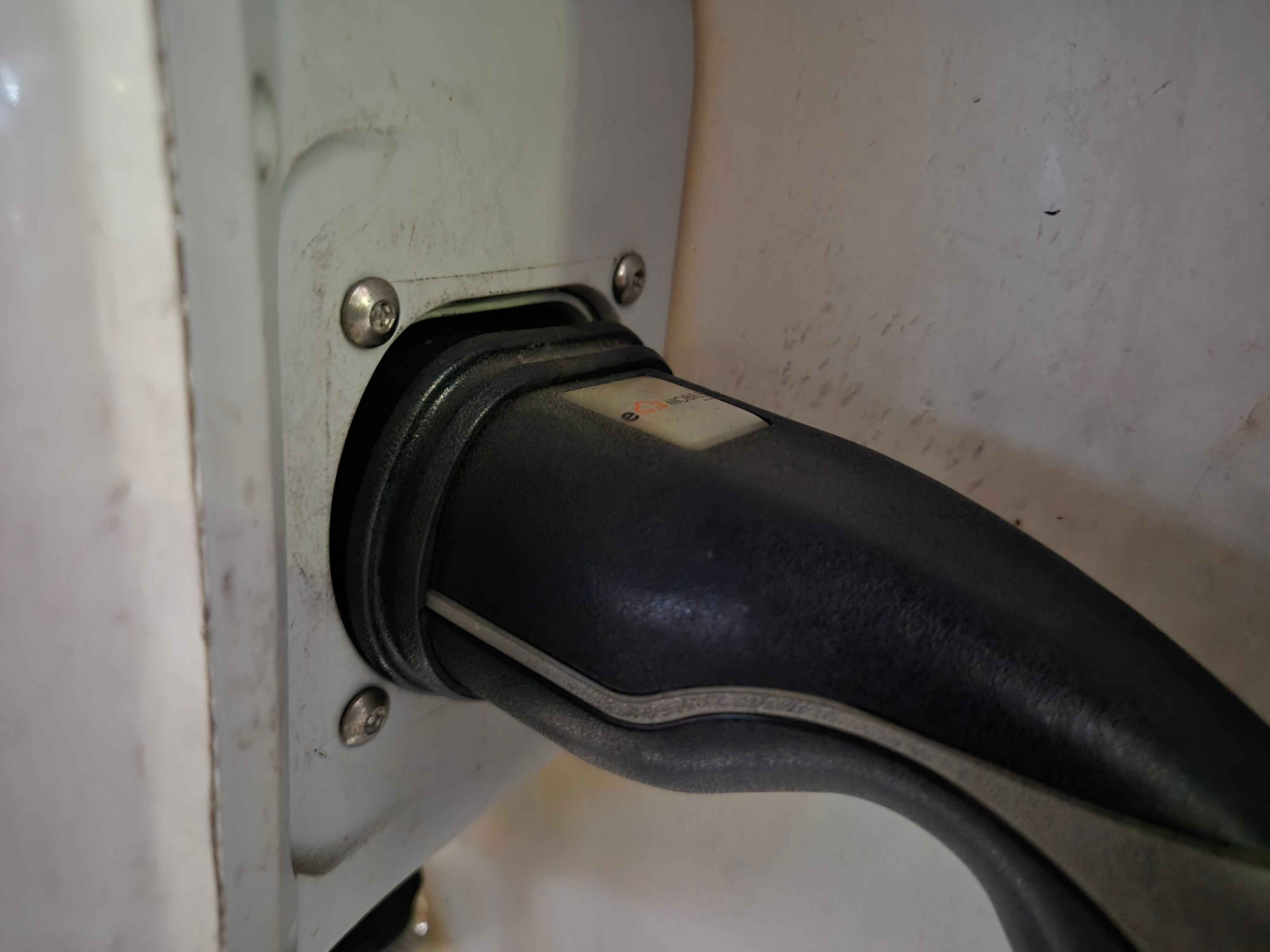 baterai, charger, Hyundai, mobil listrik, SPKLU, EV (Electric Vehicle), Charger Mobil Listrik Bisa Dipakai Semua Merek? Ini Penjelasannya