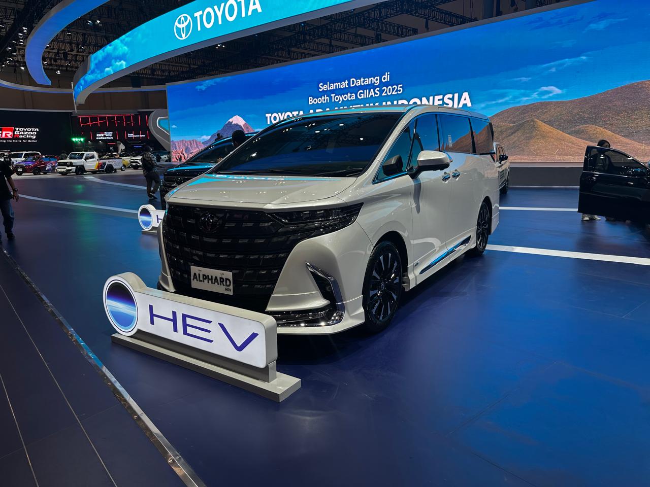 penjualan, gaikindo, toyota alphard, wholesales, Denza D9, September 2025, Penjualan September 2025, Denza D9 vs Toyota Alphard Beda Tipis Banget