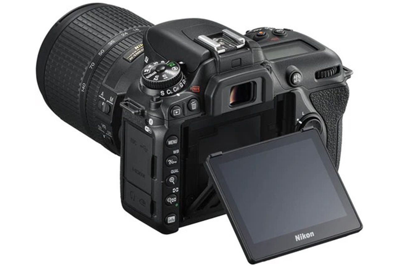 Kamera DSLR Nikon D7500 B