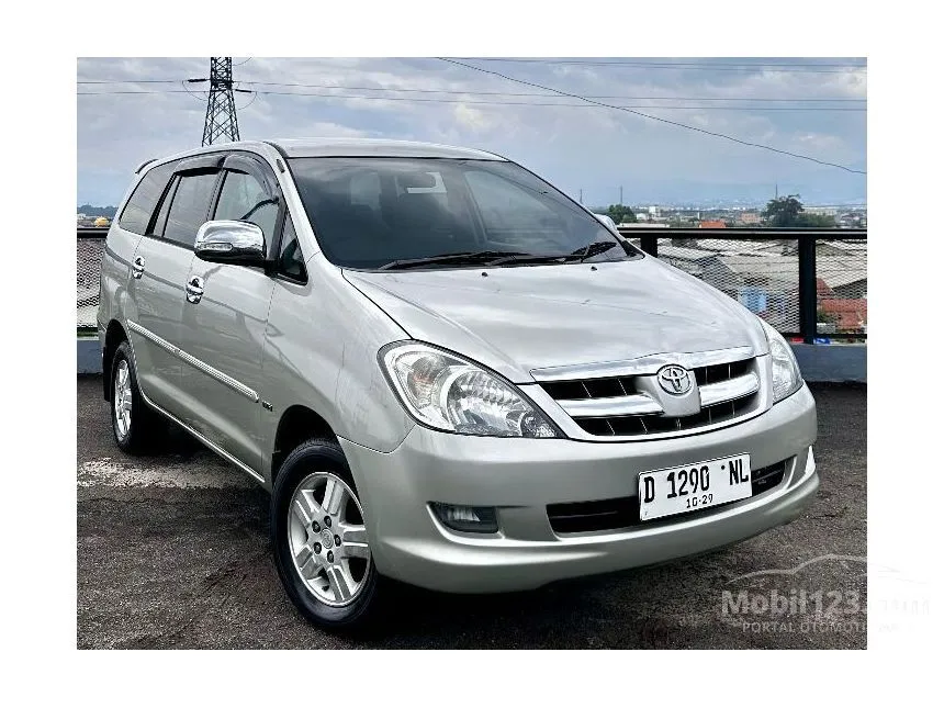 berita, Berita Otomotif, news, mobil keluarga bekas dibawah Rp100 juta, 5 Rekomendasi Mobil Keluarga Bekas di Bawah Rp100 Juta, Dapat Alphard Sampai Kijang Innova