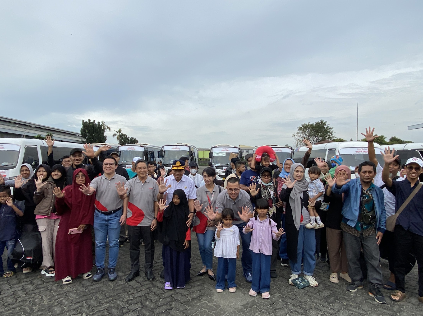 berita, Berita Otomotif, news, Isuzu Mudik Gratis 2025, Rayakan Idul Fitri Bersama Keluarga, Isuzu Antar 400 Pemudik ke 30 Kota